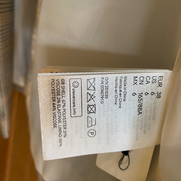 H&M plaid blazer, size 6 - Picture 6 of 6